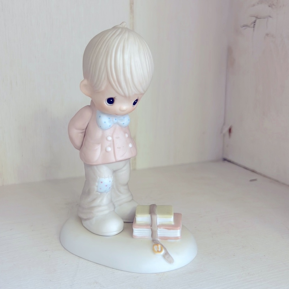 Precious Moments Vintage 1979. “It’s What’s Inside That Counts”.
